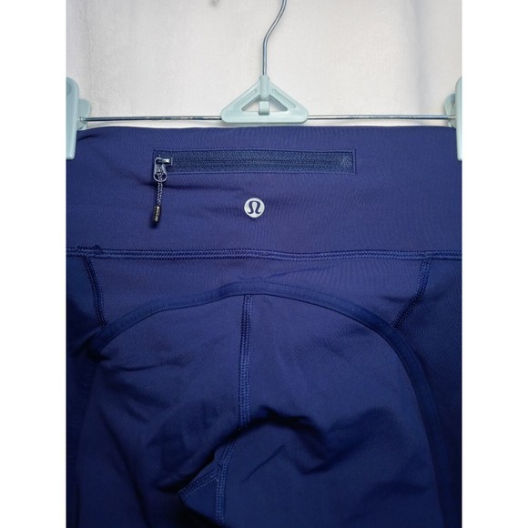 Lululemon Beat the Heat Crop Pants Hero Blue Navy Keyhole Mesh Zip Pocket Size 4 - Picture 6 of 11